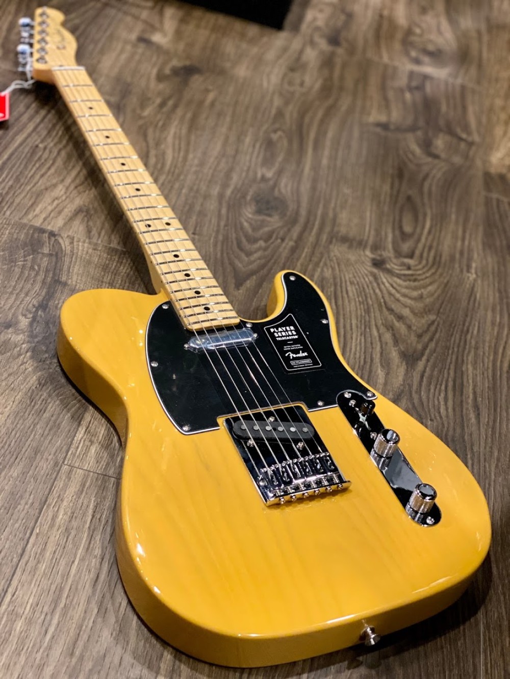 Fender Player Series Telecaster with Maple FB in Butterscotch Blonde